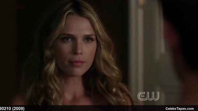 Celeb Actress Sara Foster Teasing In Sexy Lingerie In Movie