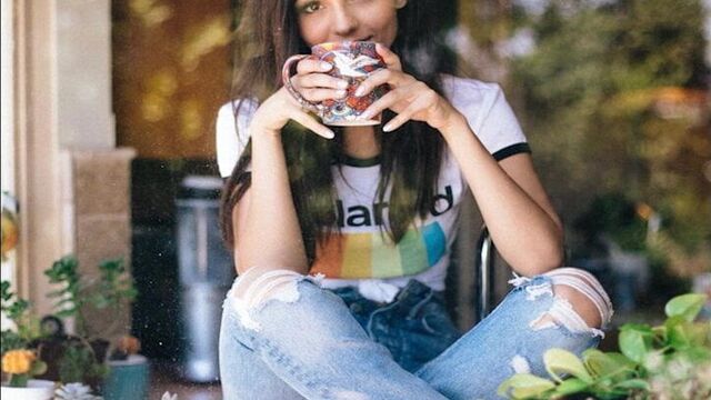 Goddess Victoria Justice Feet Worship (With Moans)