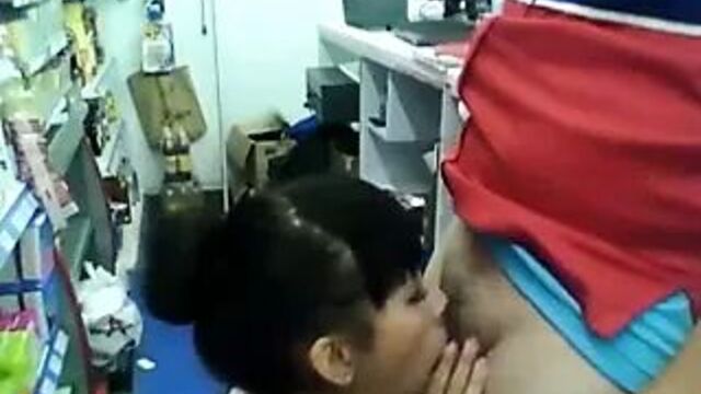 Gas station clerk gets a BJ behind the counter