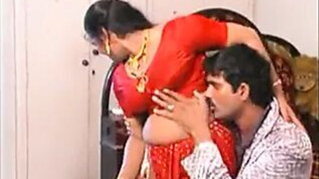 Mallu First Night – Uncle and Aunty