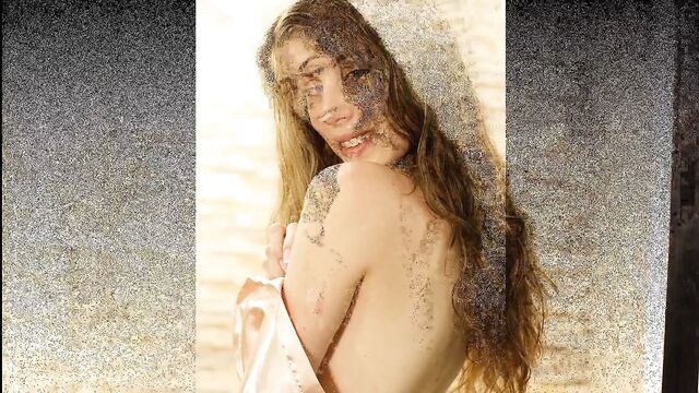 Heidy Sexy Shower Slideshow