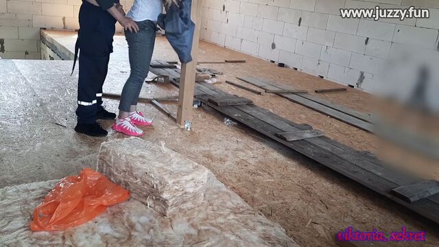 Wife pays a builder with sex