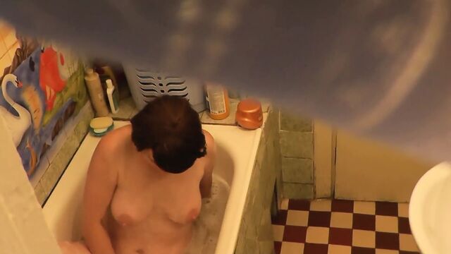 Stepmom goes to bathroom, wanks pussy, student stepson watches