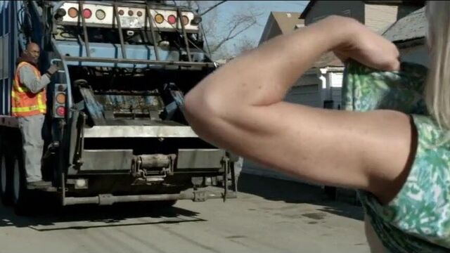 Emily Bergl in Shameless