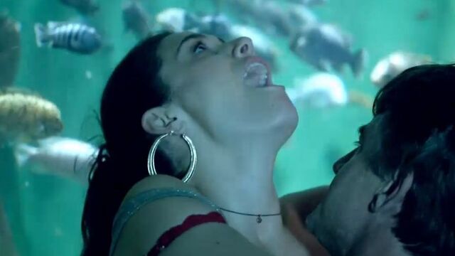 Emmy Rossum Sex Against Large Aquarium In Shameless