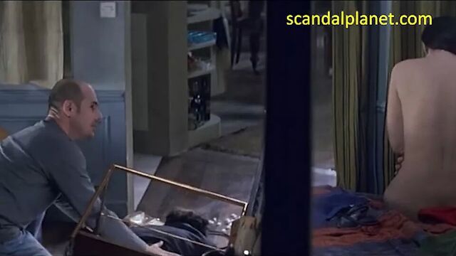 Monica Bellucci Nude Boobs In Combien Tu Maimes Movie