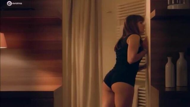 Angela Schijf - Kont in Lingerie