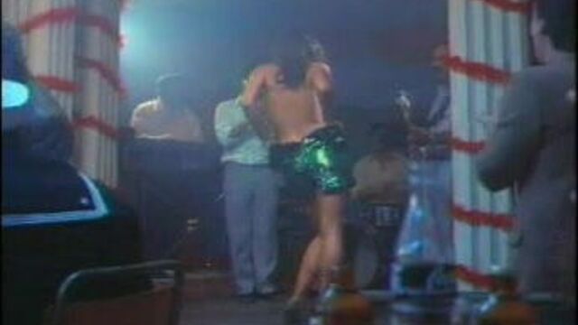 Elizabeth Hurley Striptease