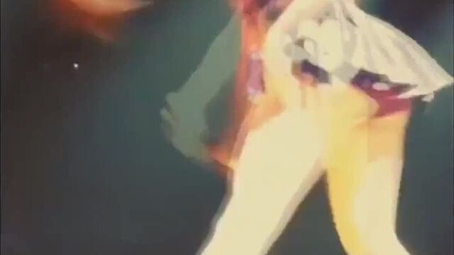 Selena Gomez Sexy Ass Moves