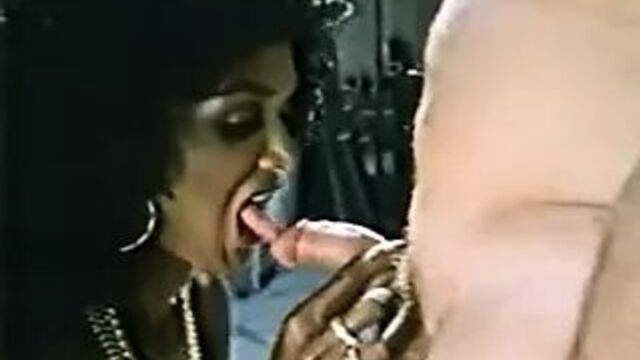 Ajita Wilson Anomali Erotes Sti Santorini (1983)