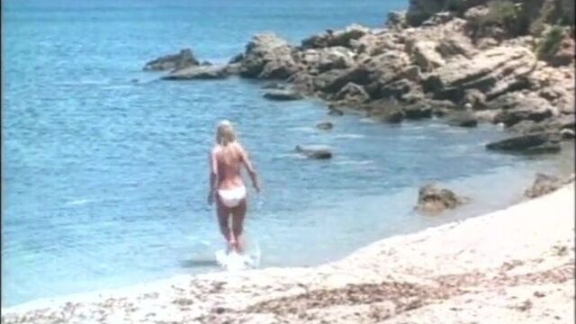 Lydia Cornell: Sexy Topless Girl