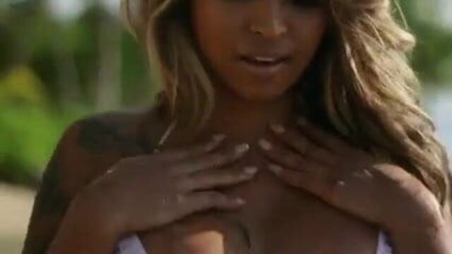 Nikki Sotelo in Hawaii