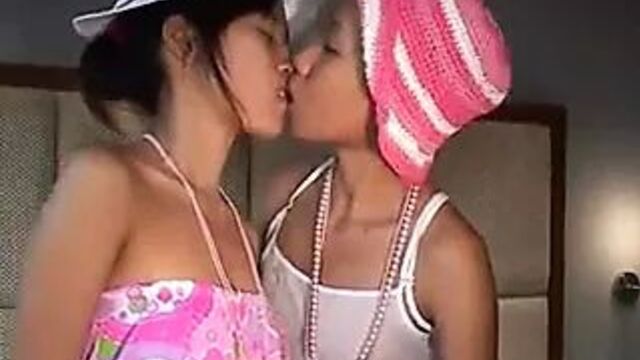 Innocent Thai cutey Saori 18 gets fingered thaigirltia.com