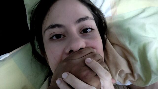 Shuushuu... Be quiet so they don't realize we're together