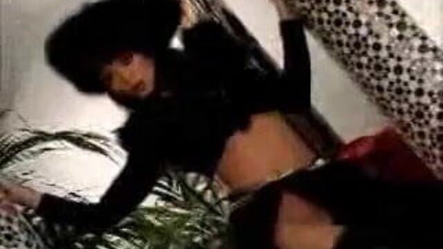 Busty Veronica Zemanova Shows off her Sexy Body