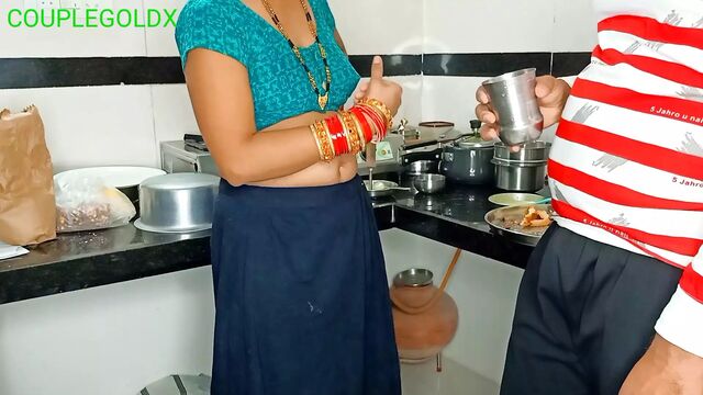 Komal Chalo bedroom me subah bartan dho le na