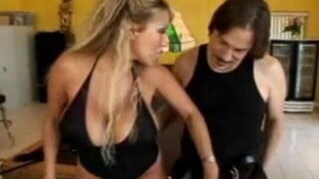 Ava devine assbuster