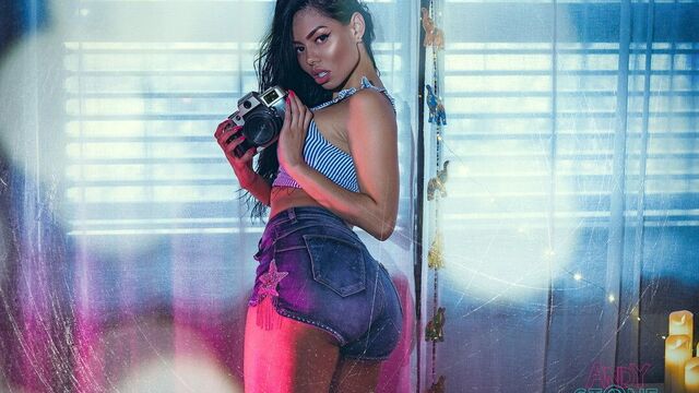 CANELA SKIN ASKED ME FOR PHOTOS AND IF I CAN FUCK HER!