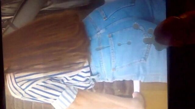 Cum on Marisa Tomei ass