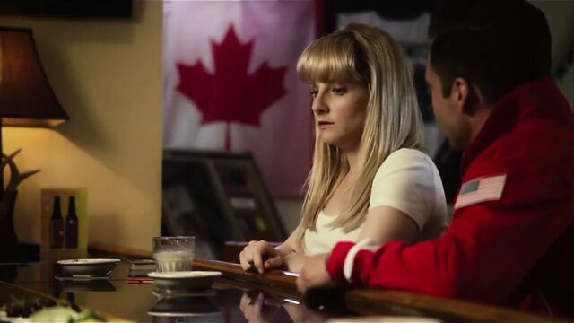 Celebrity Melissa Rauch gets raunchy in Bronze