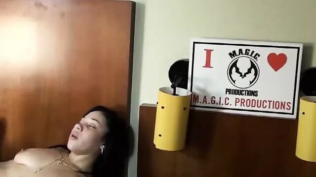 LUCKKY DILDO: REDD & EBONY PLAYTIME