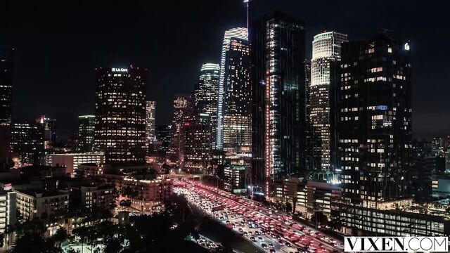 VIXEN – Risk-taker Lulu is lucky in the stock market and bed