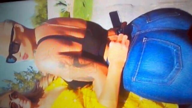 Cum on Amber Rose butt