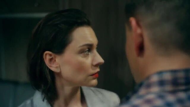 Christiane Paul Serie 8 Dias 2019 Dublado 2 HD