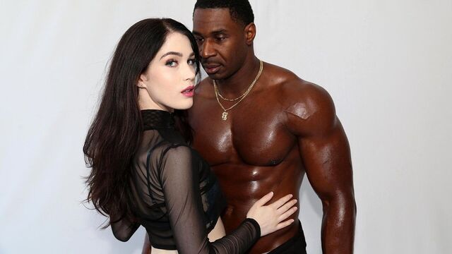 Evelyn Claire Wants BBC In Her Pussy