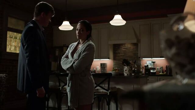 Jennifer Lopez - Shades of Blue s2e02